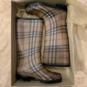 New Never Worn Burberry Rain Boots